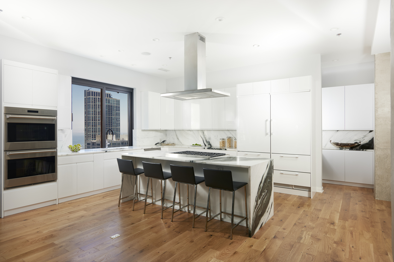 200 N Dearborn Street Unit: 4700