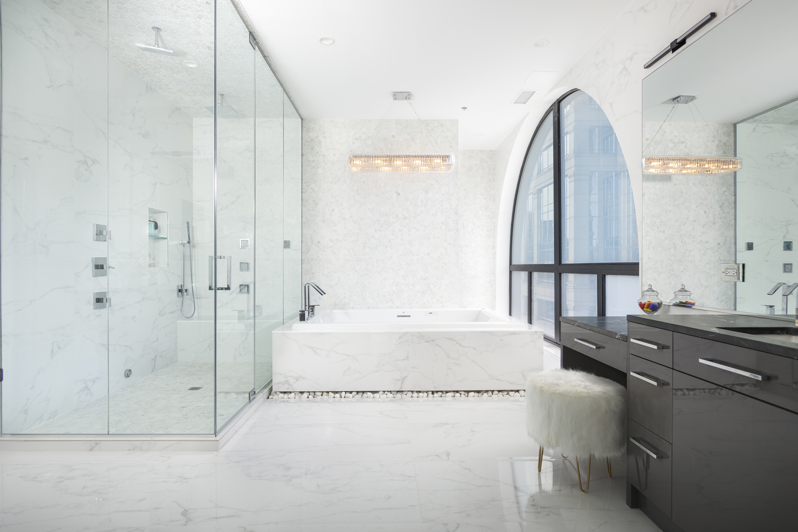 200 N Dearborn Street Unit: 4700