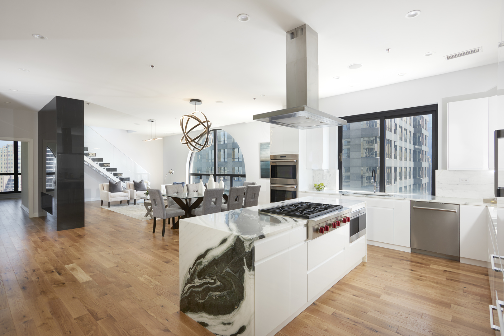 200 N Dearborn Street Unit: 4700