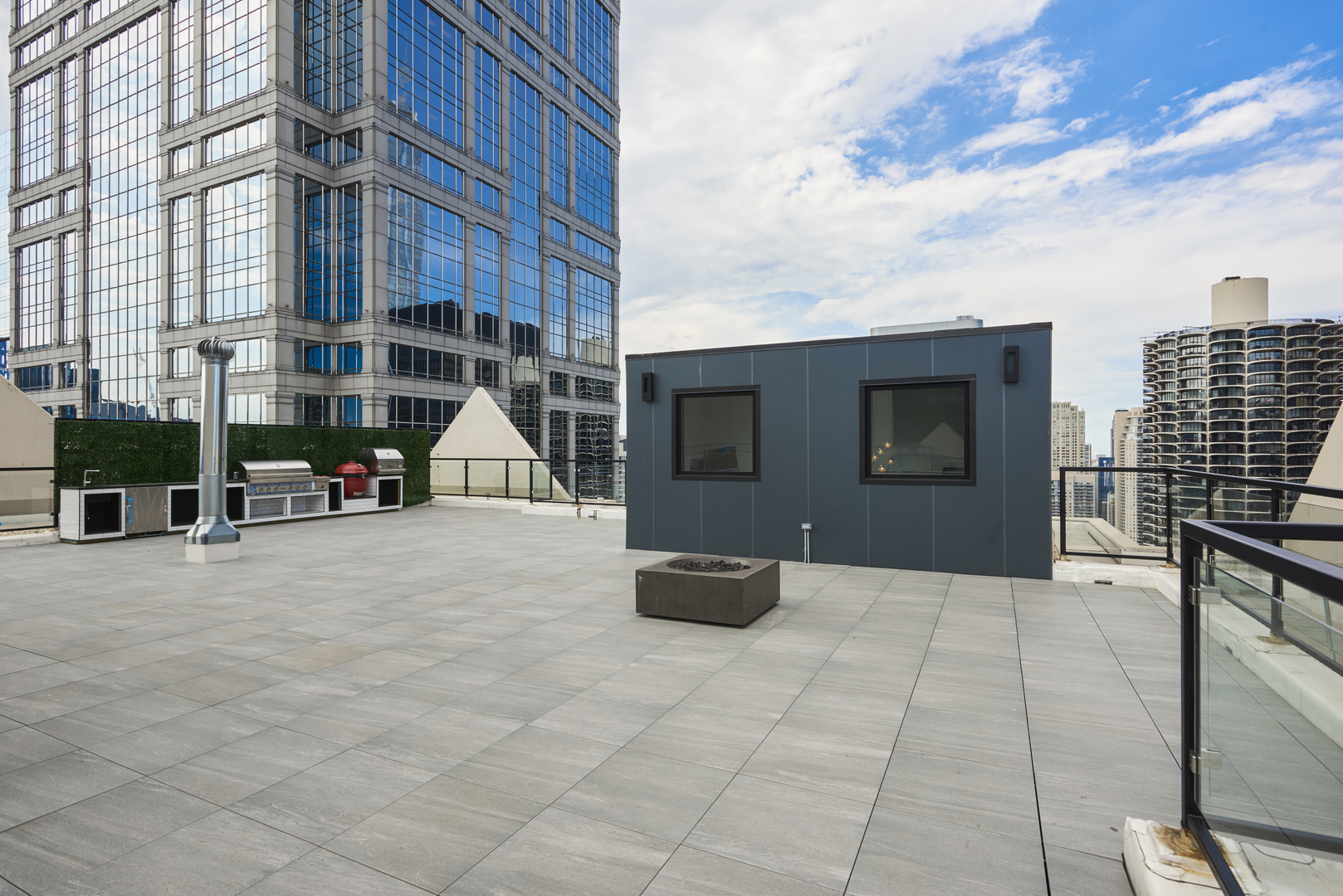 200 N Dearborn Street Unit: 4700