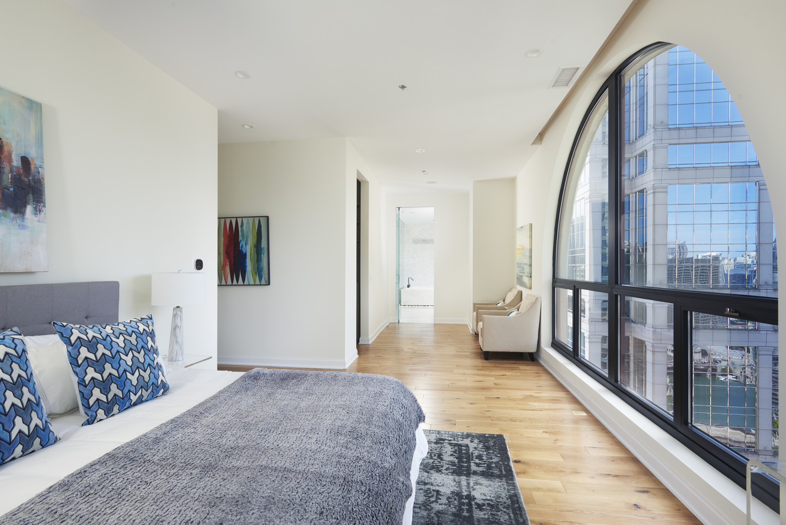 200 N Dearborn Street Unit: 4700