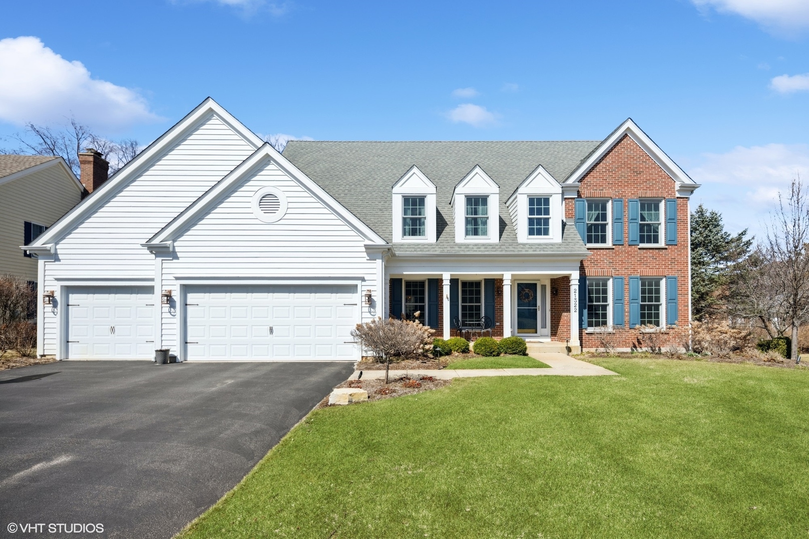 21322 W Williamsburg Court