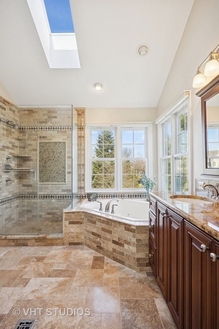 21322 W Williamsburg Court