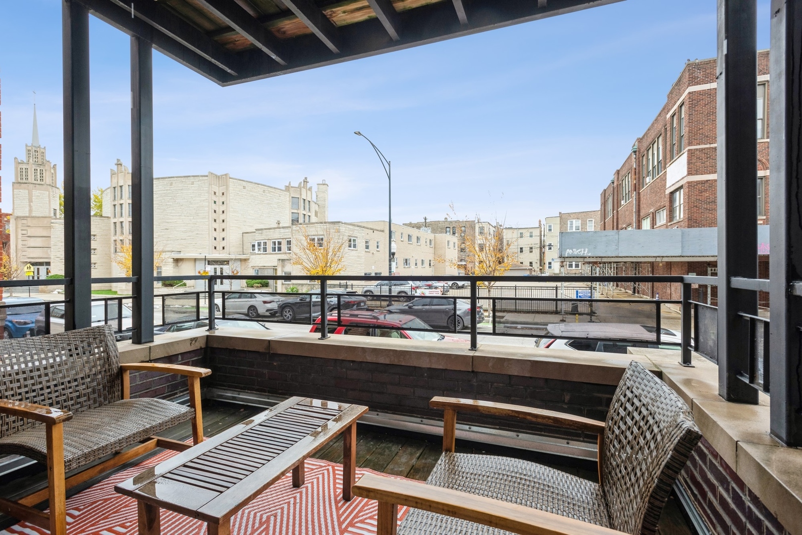 2322 W AUGUSTA Boulevard Unit: 1A