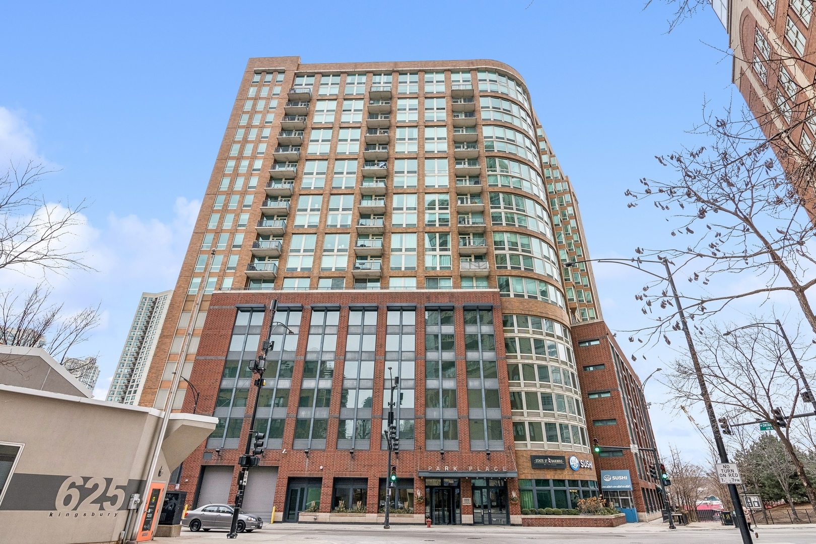 600 N KINGSBURY Street Unit: 1905