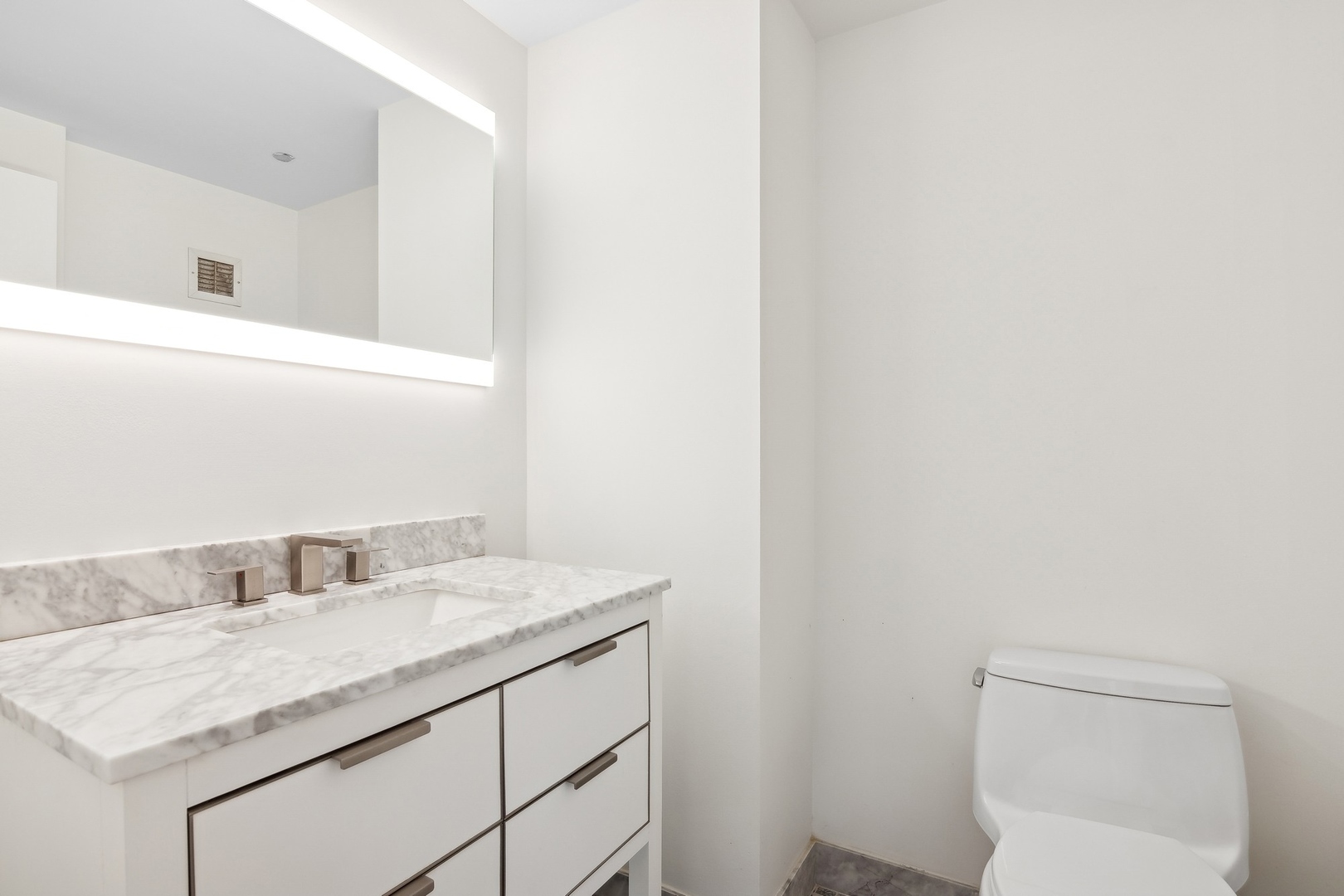 600 N KINGSBURY Street Unit: 1905