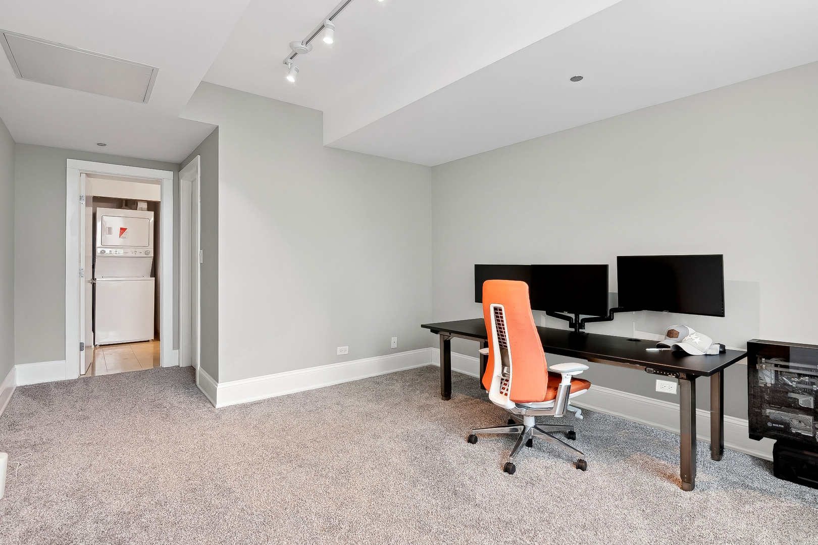 600 N KINGSBURY Street Unit: 1905