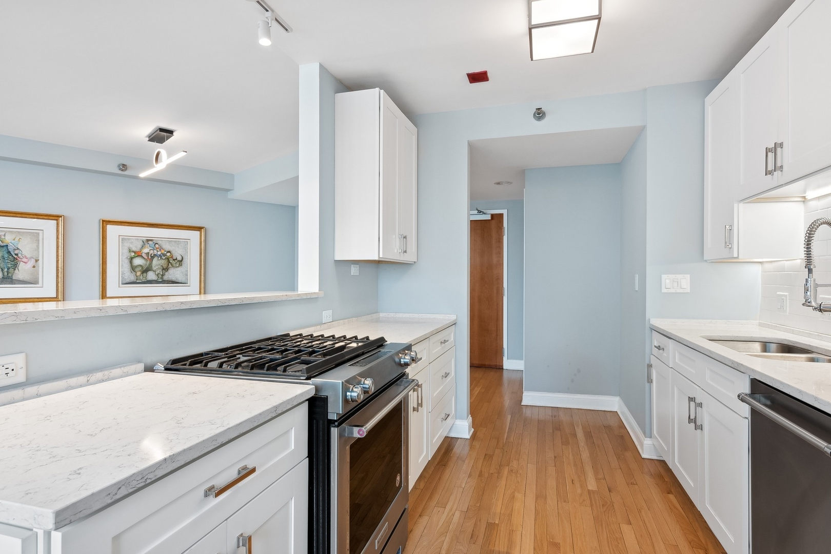 600 N KINGSBURY Street Unit: 1905