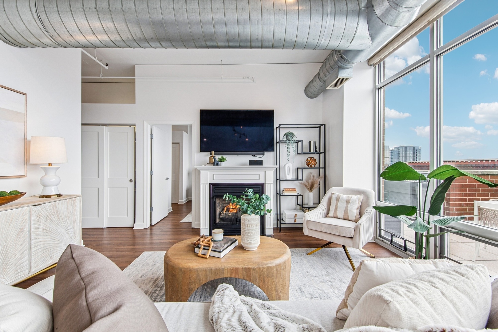 111 S MORGAN Street Unit: 904