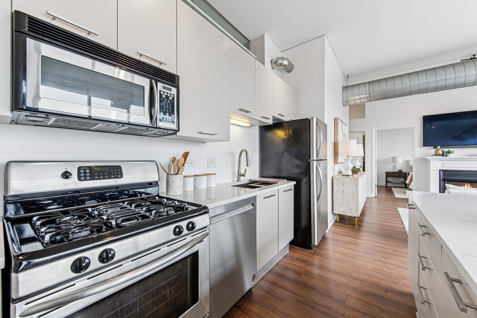 111 S MORGAN Street Unit: 904