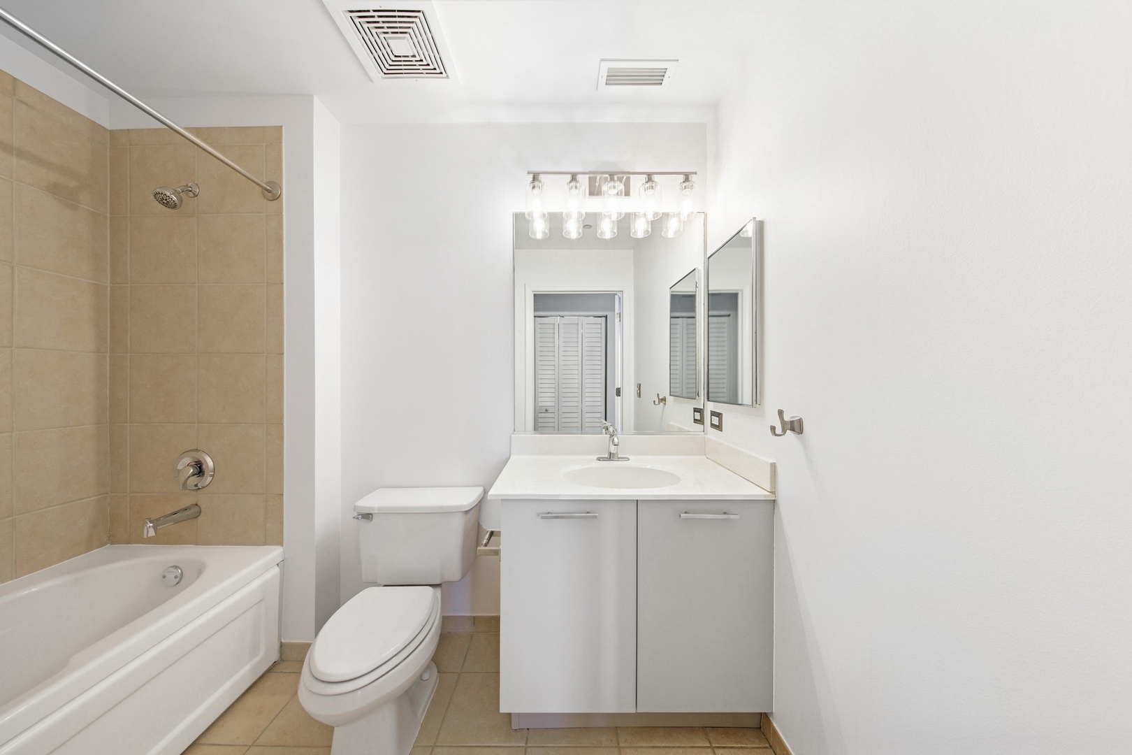 111 S MORGAN Street Unit: 904