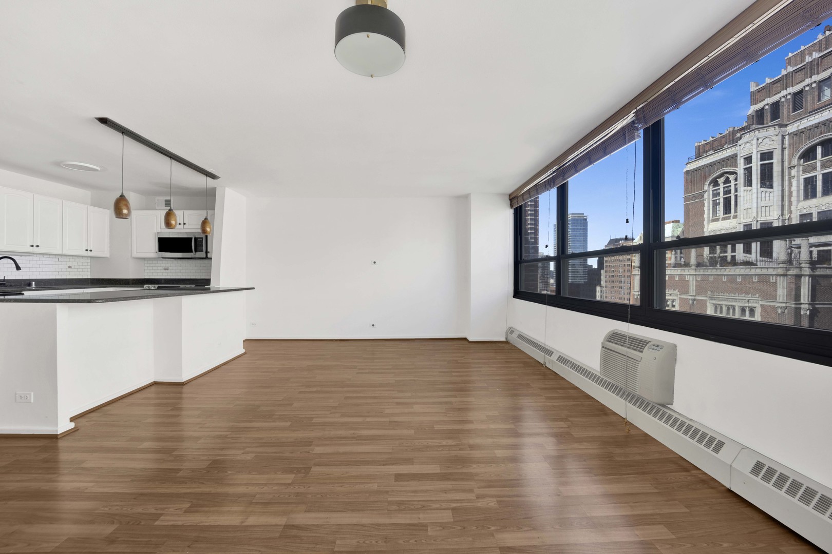 33 E Cedar Street Unit: 17F