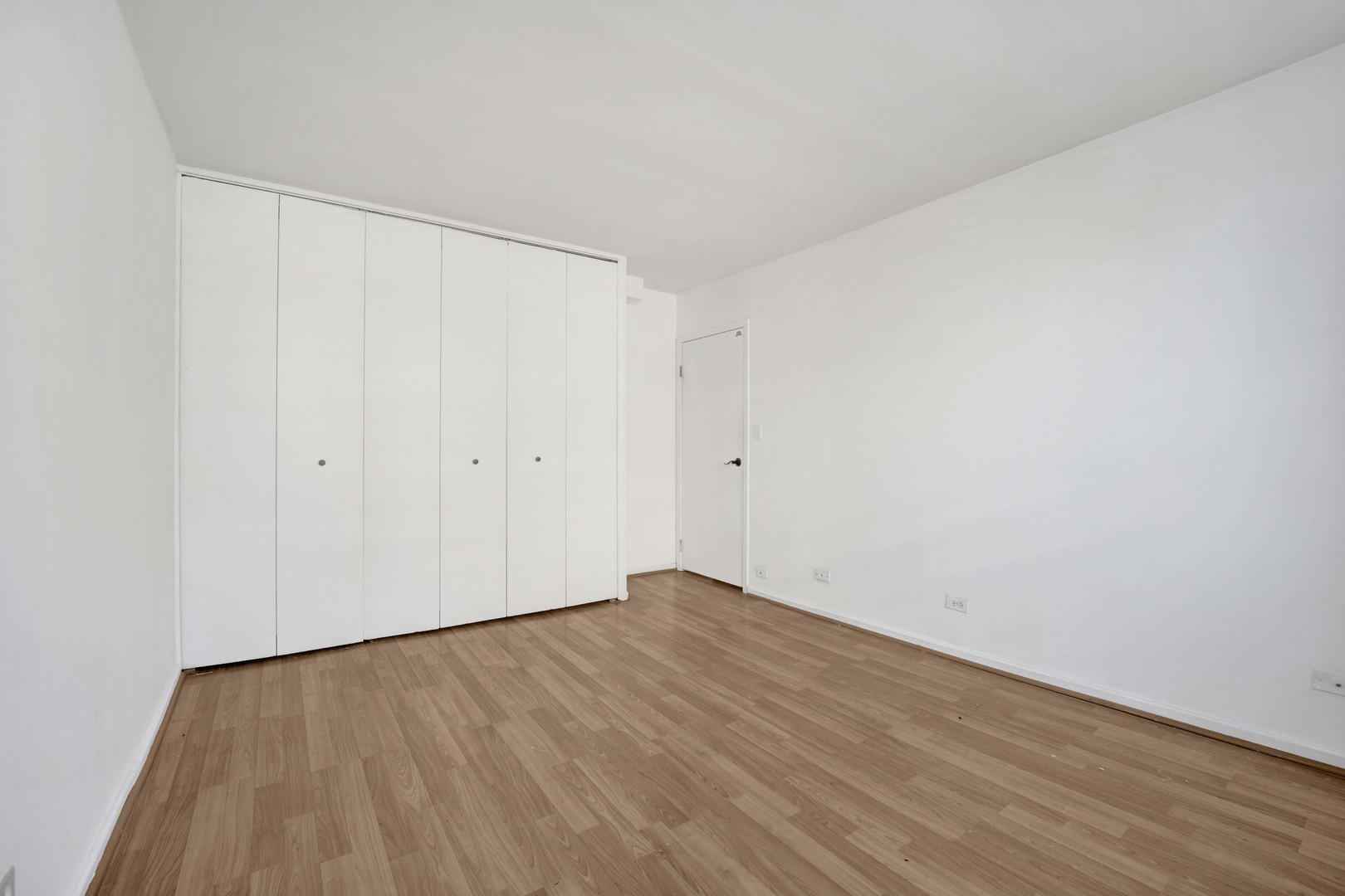 33 E Cedar Street Unit: 17F