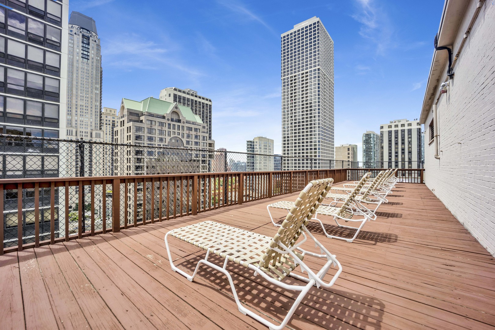 33 E Cedar Street Unit: 17F