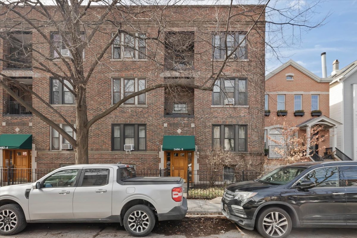 2608 N Burling Street Unit: 3