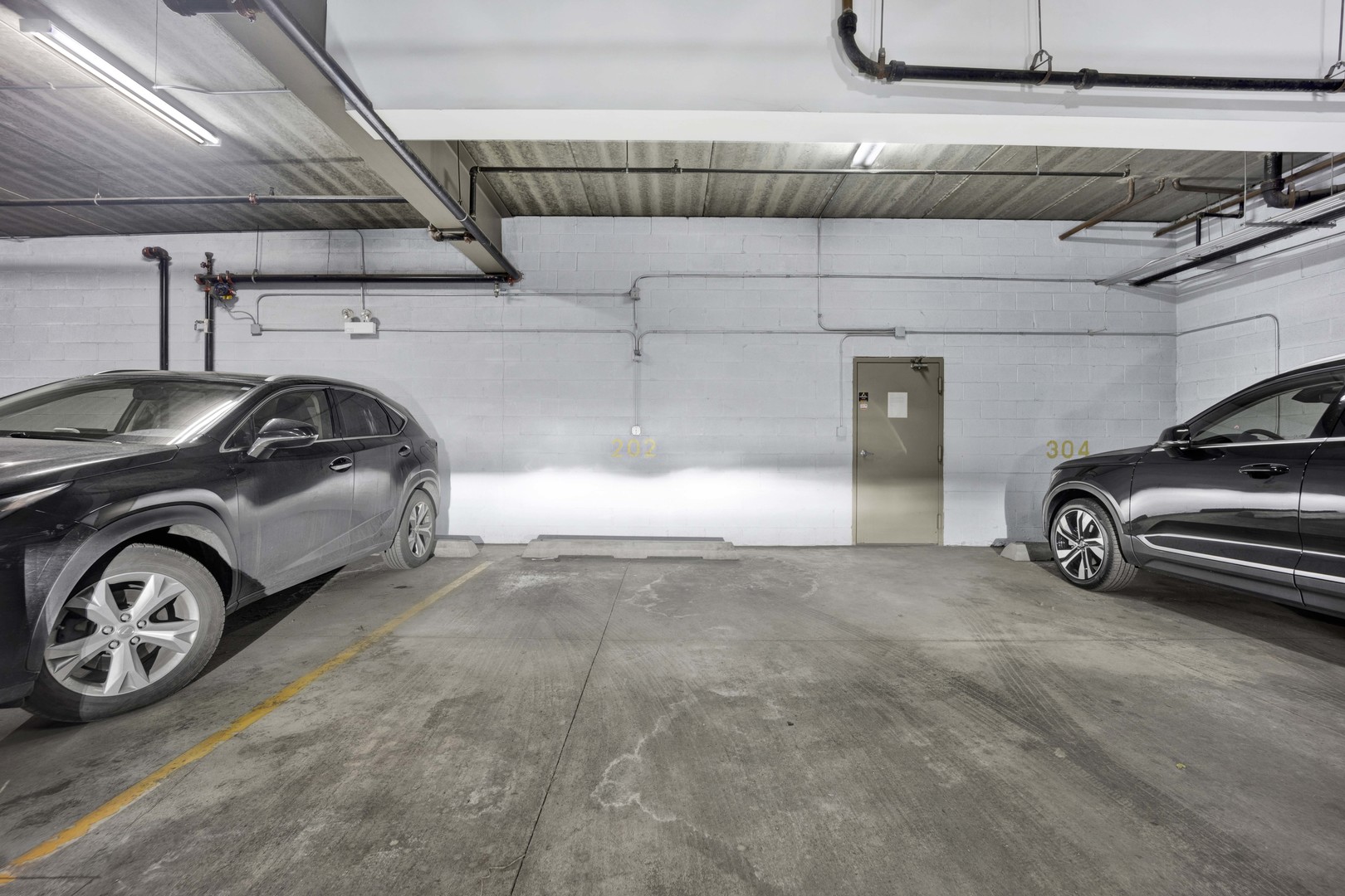 2130 W North Avenue Unit: 202