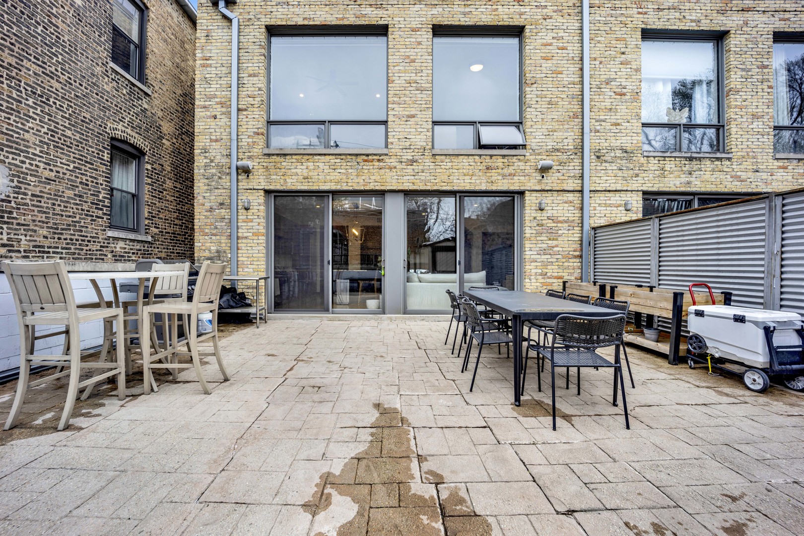 2130 W North Avenue Unit: 202