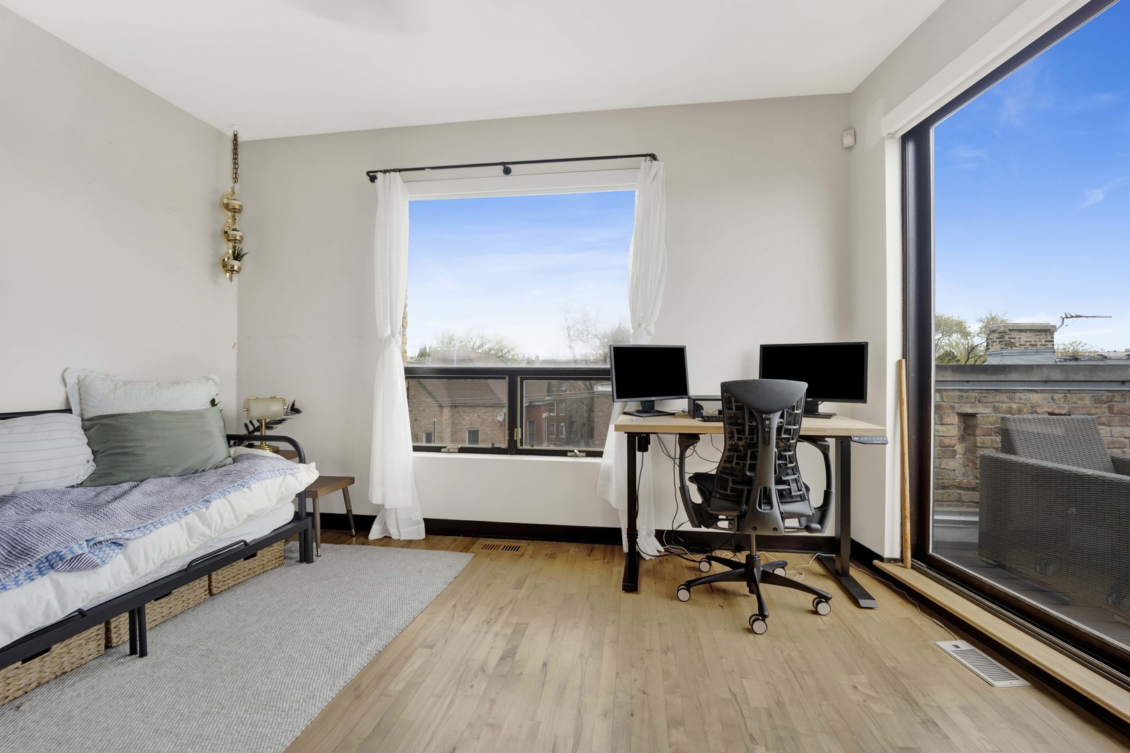 2130 W North Avenue Unit: 202