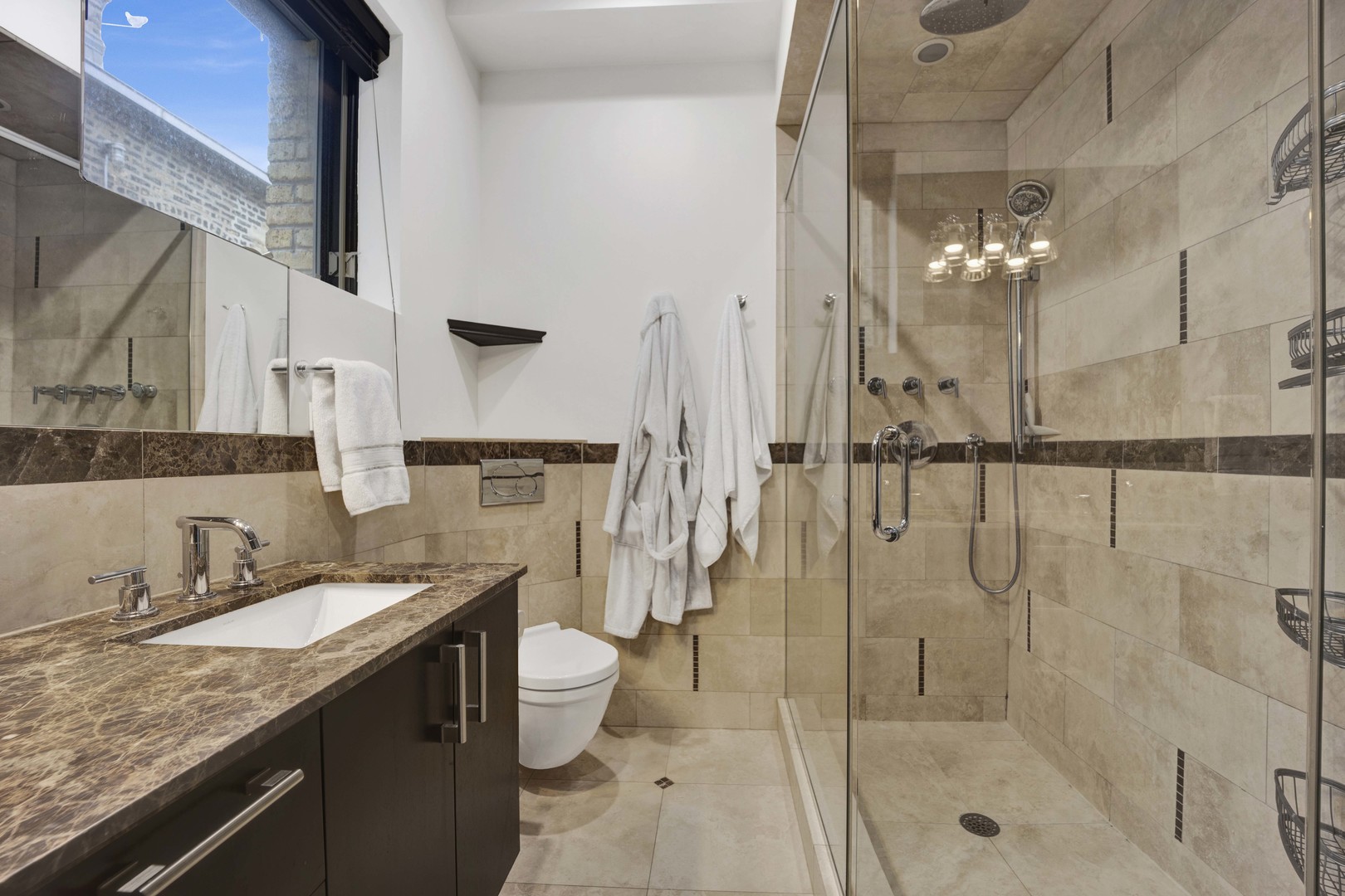 2130 W North Avenue Unit: 202