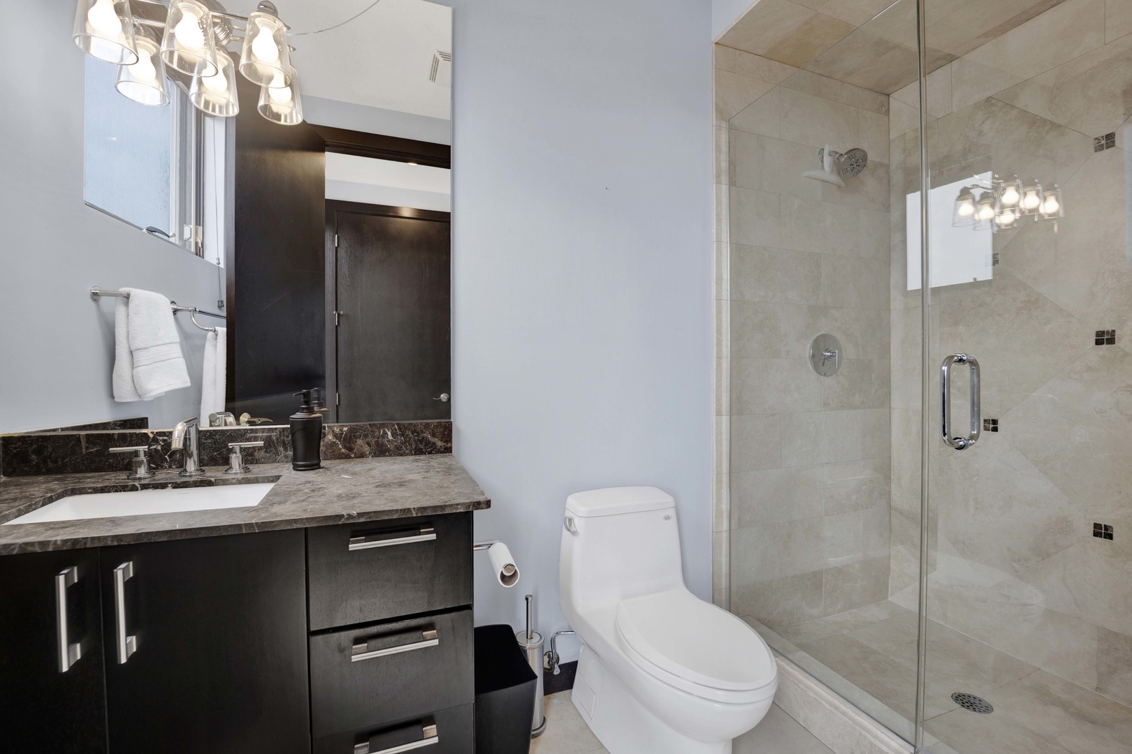 2130 W North Avenue Unit: 202