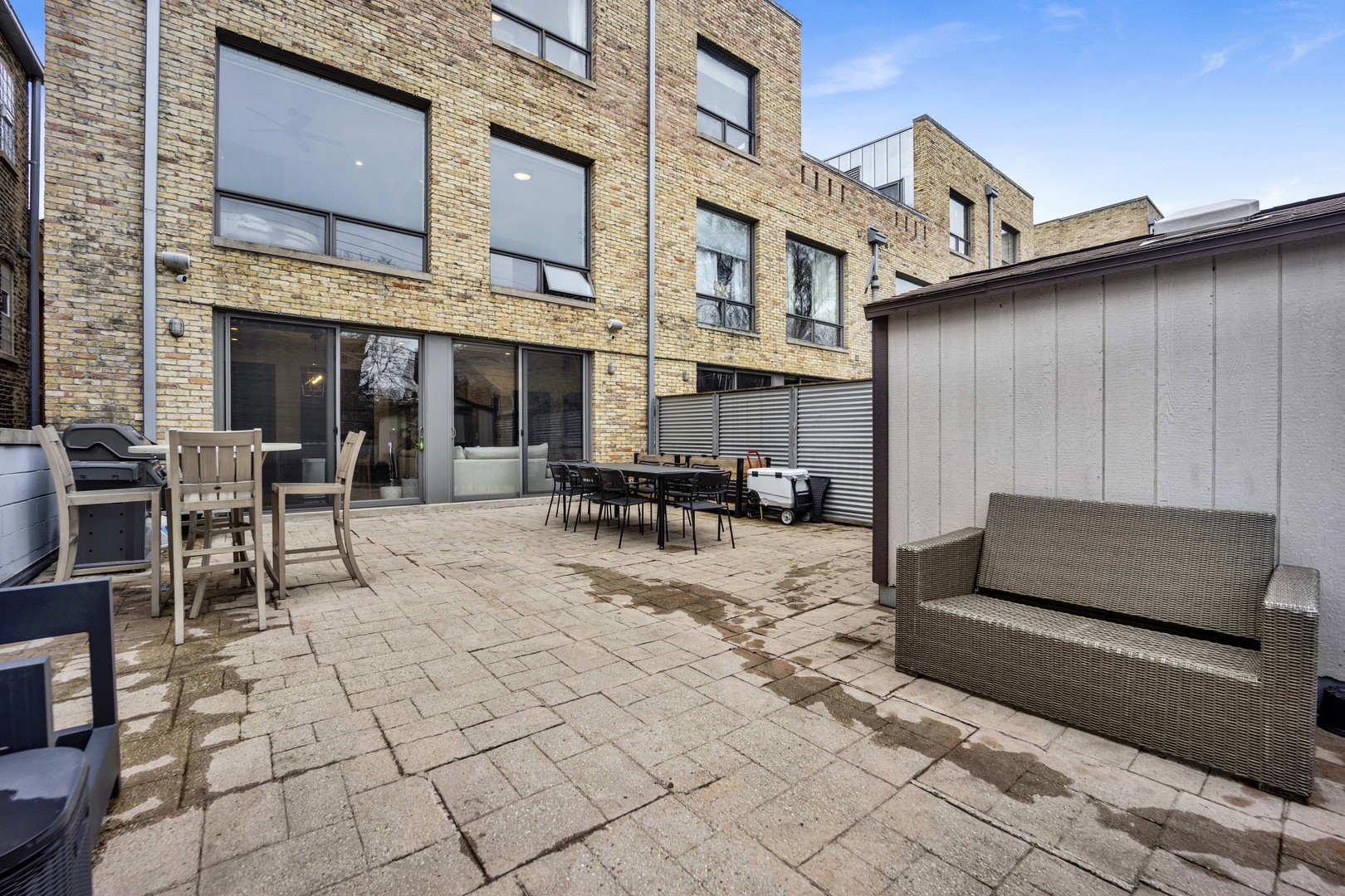 2130 W North Avenue Unit: 202