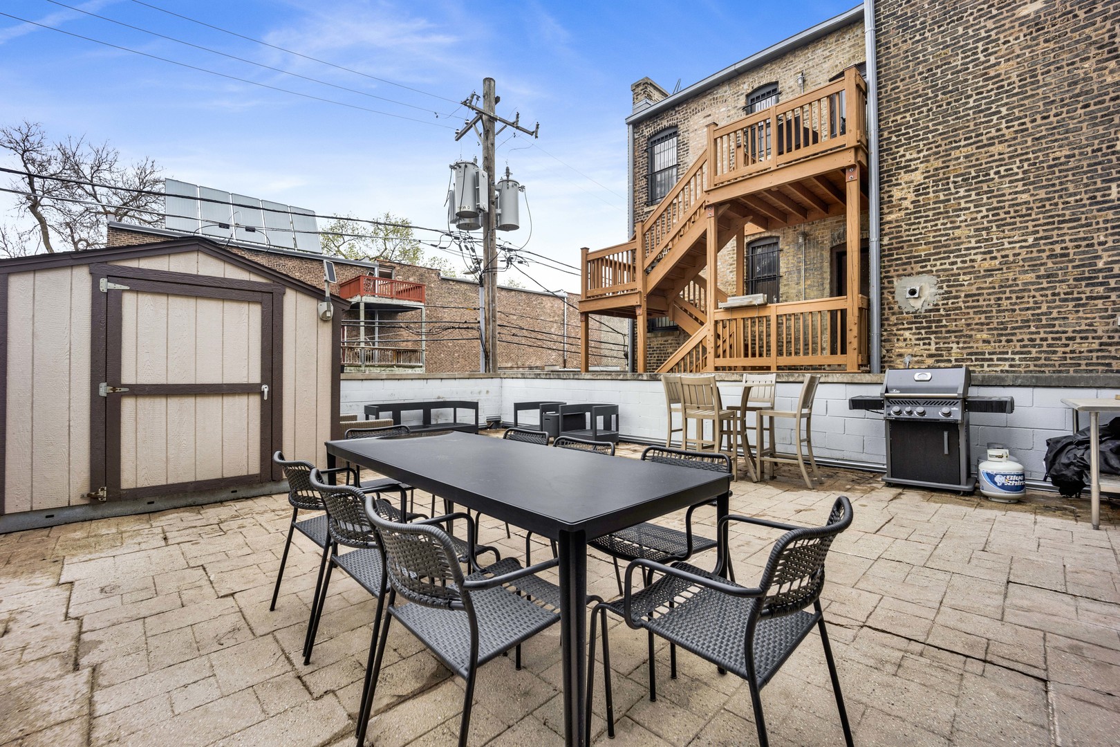 2130 W North Avenue Unit: 202