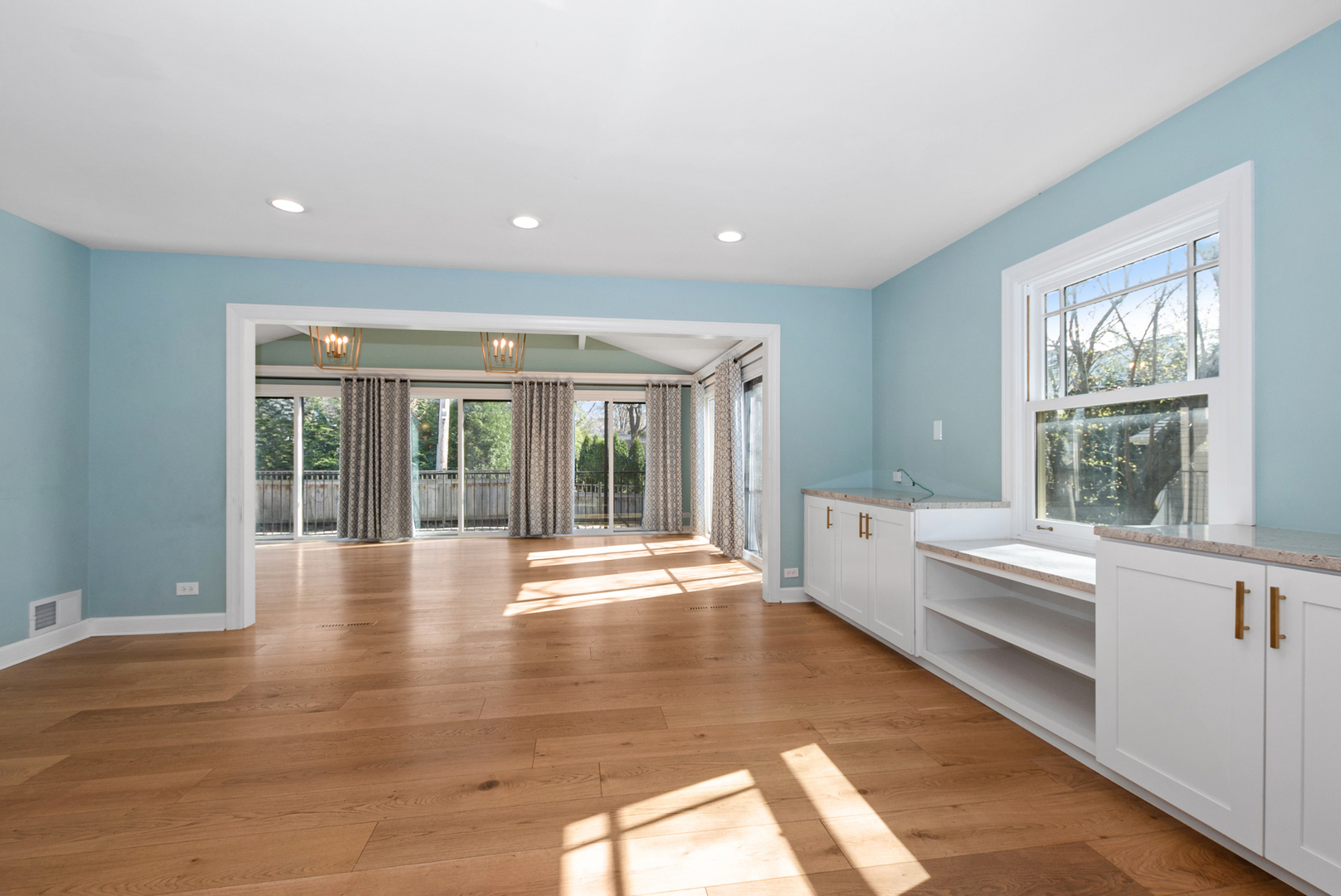 312 W Hickory Street