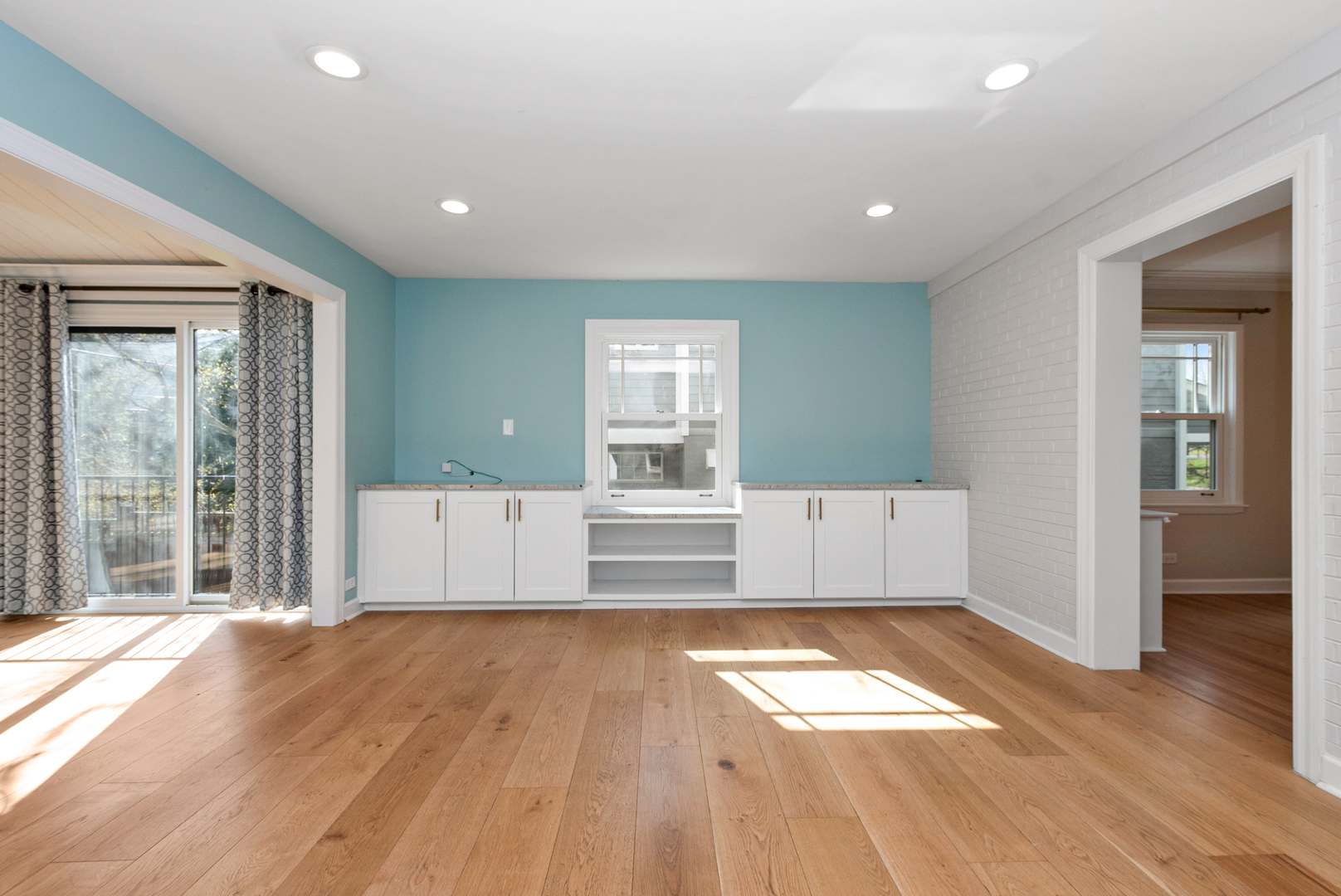 312 W Hickory Street