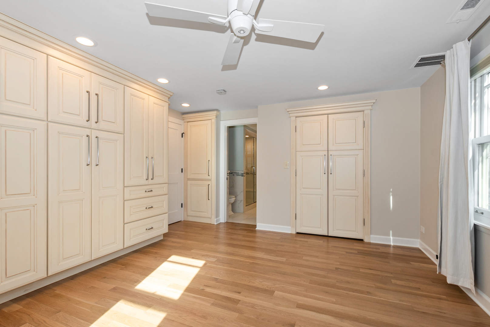 312 W Hickory Street