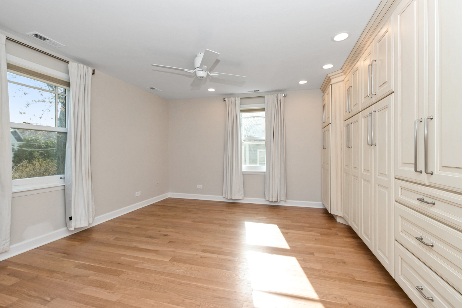 312 W Hickory Street