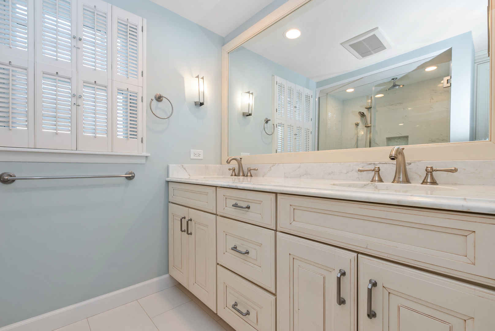 312 W Hickory Street