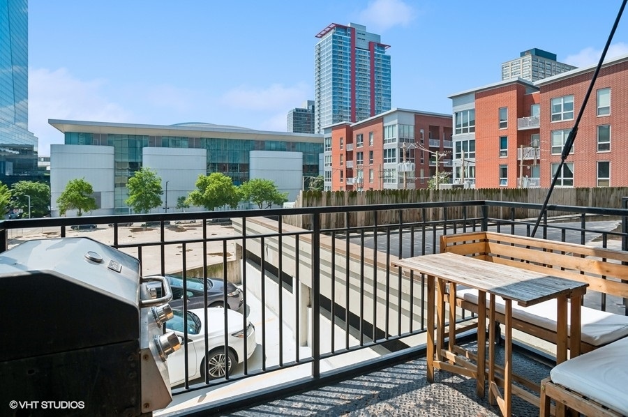 221 E CULLERTON Street Unit: 314