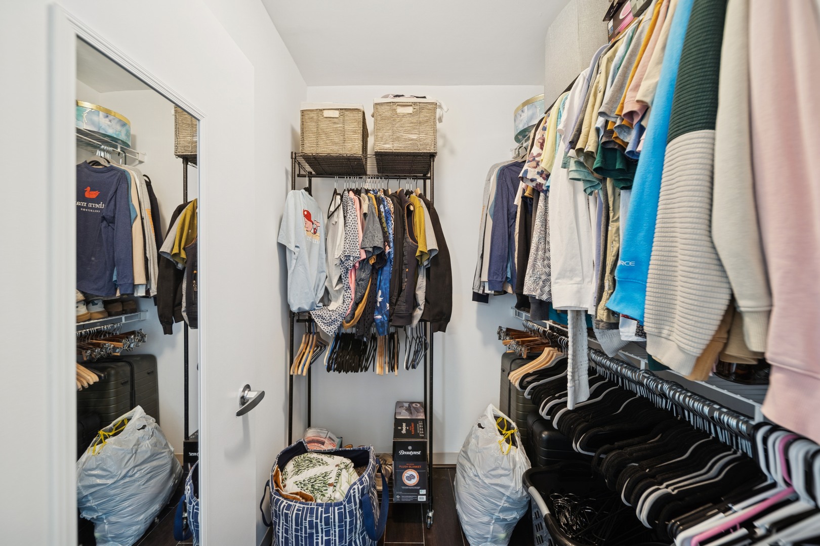 222 N Columbus Drive Unit: 3702