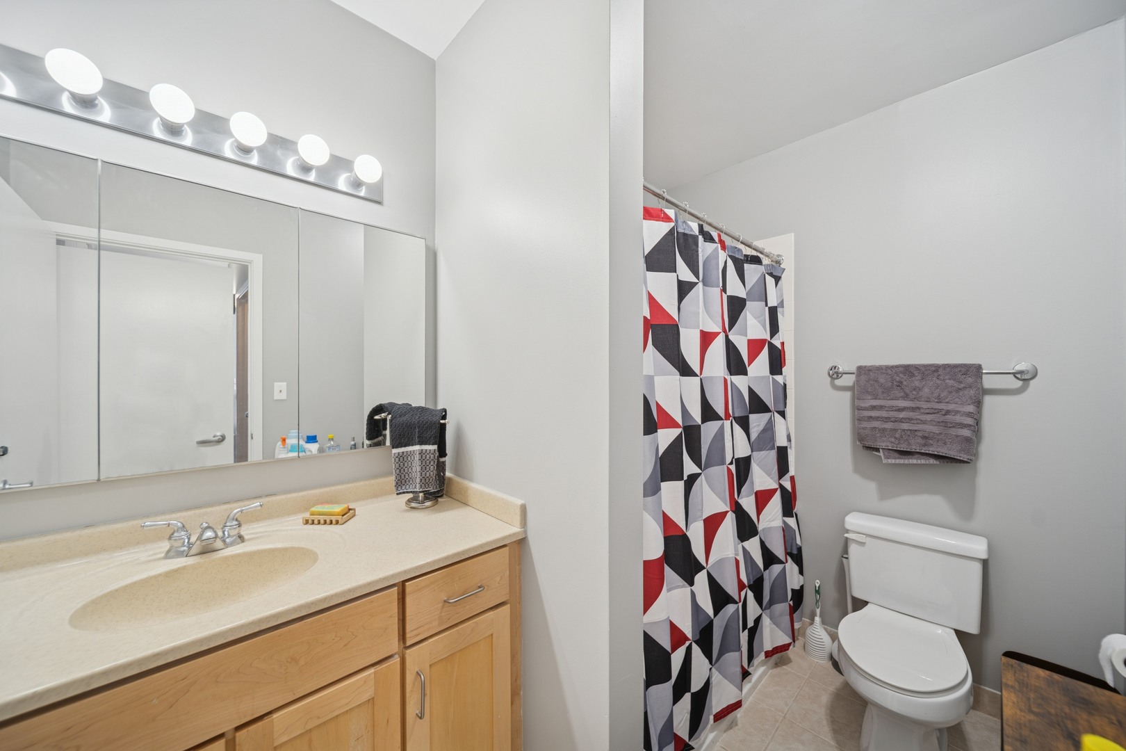 222 N Columbus Drive Unit: 3702