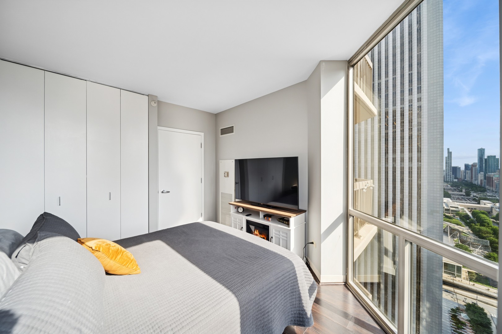 222 N Columbus Drive Unit: 3702