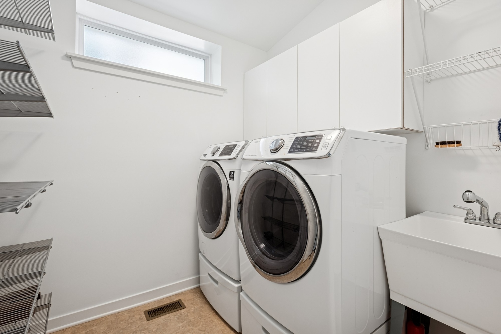 1428 N Mohawk Street Unit: A