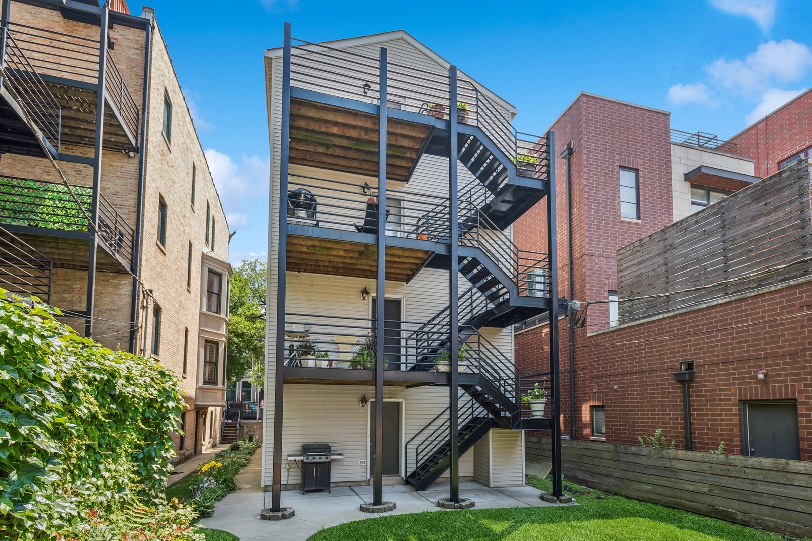 1428 N Mohawk Street Unit: A