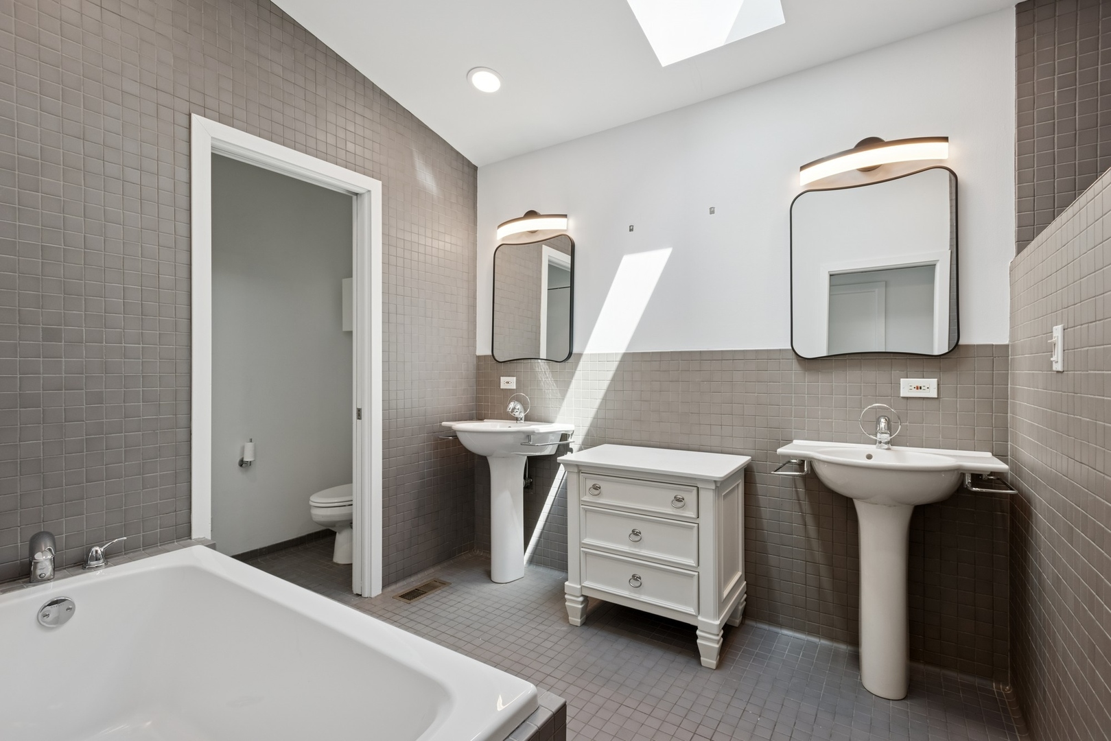 1428 N Mohawk Street Unit: A