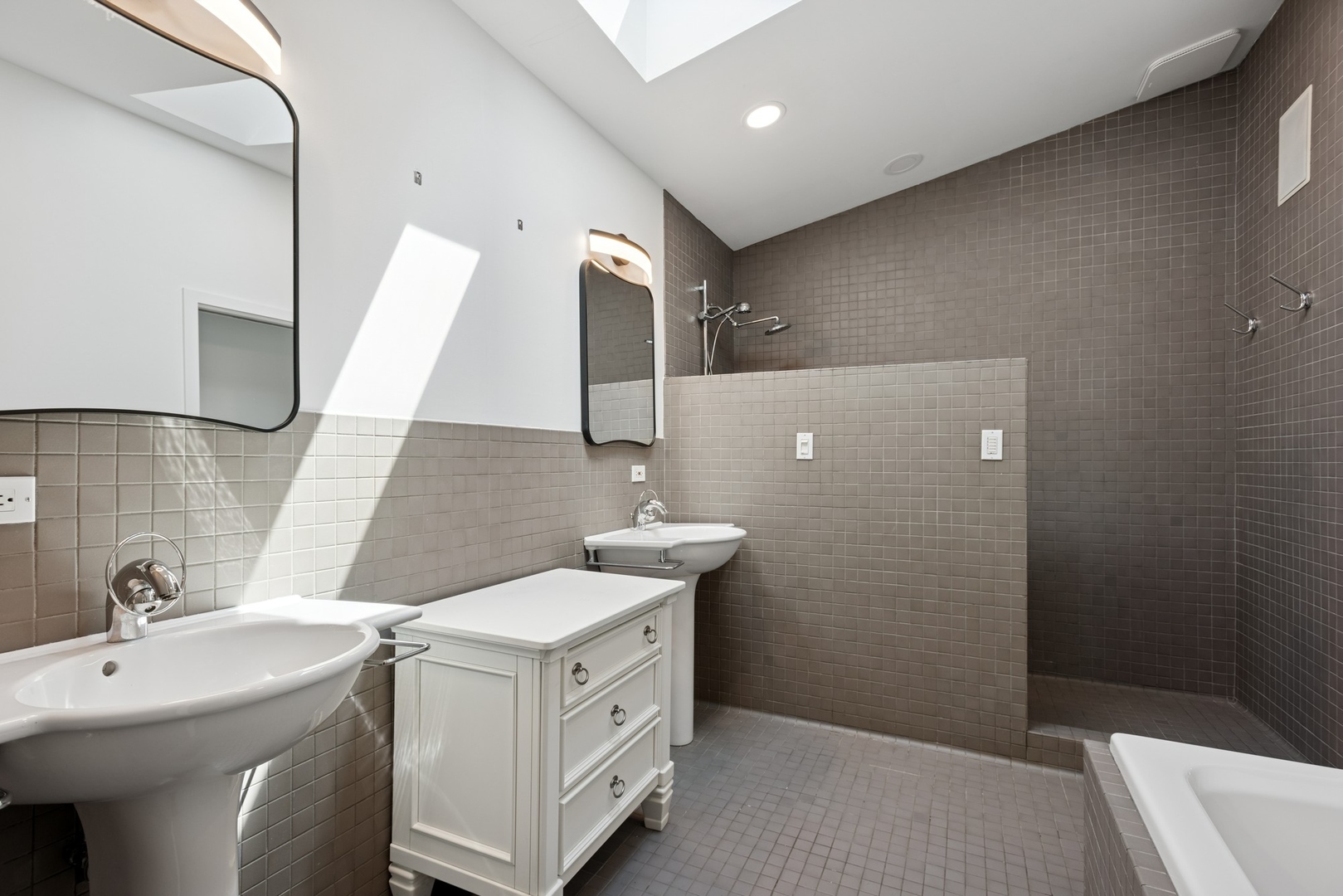 1428 N Mohawk Street Unit: A
