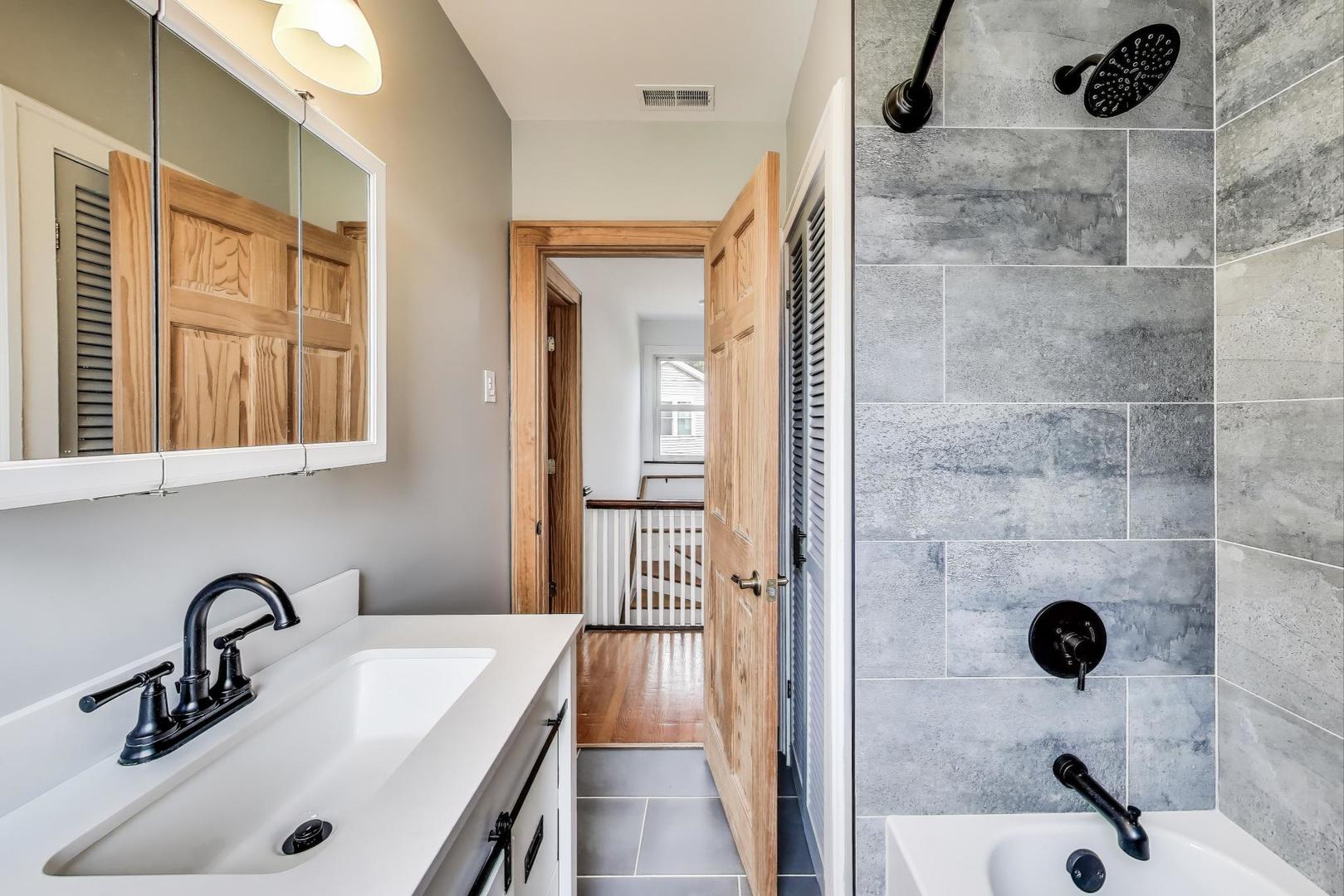 6320 W Peterson Avenue