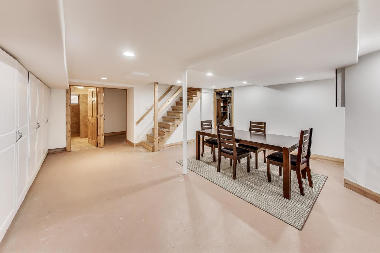 6320 W Peterson Avenue