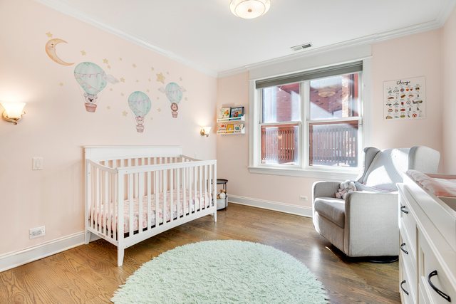 663 W Wellington Avenue Unit: 4