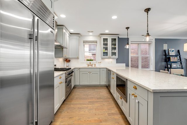 663 W Wellington Avenue Unit: 4