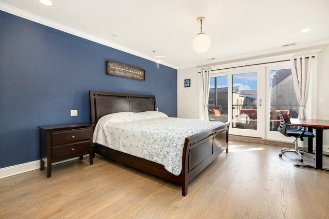 663 W Wellington Avenue Unit: 4