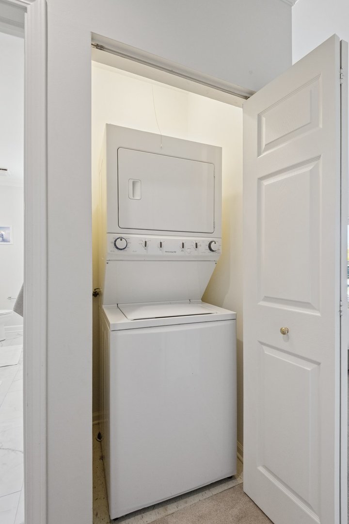 1122 W Armitage Avenue Unit: 302