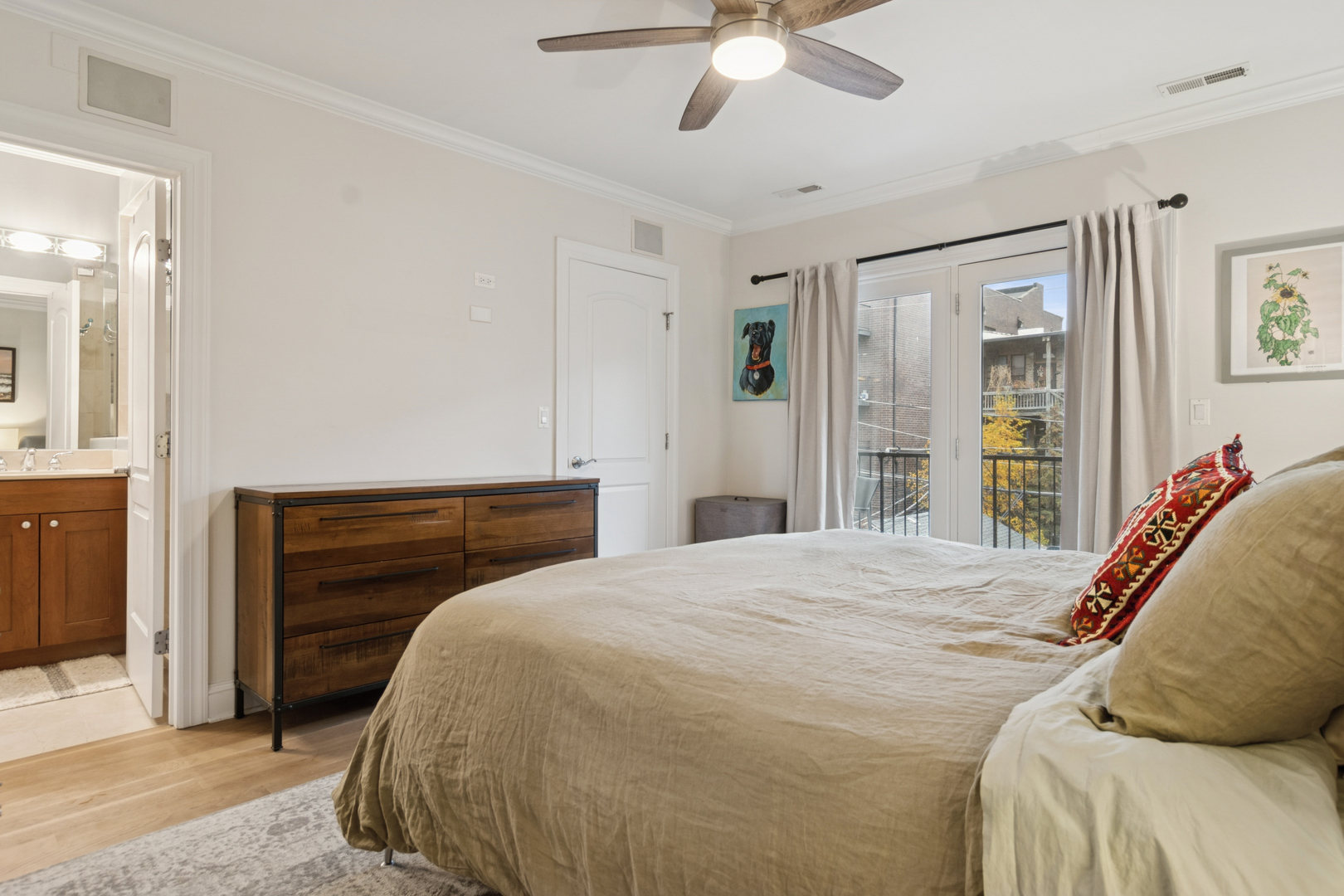 3537 N Wilton Avenue Unit: 2