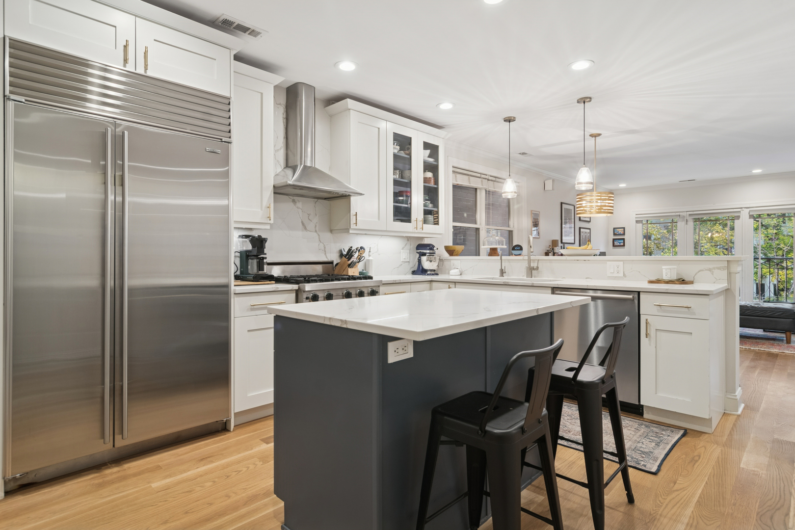 3537 N Wilton Avenue Unit: 2