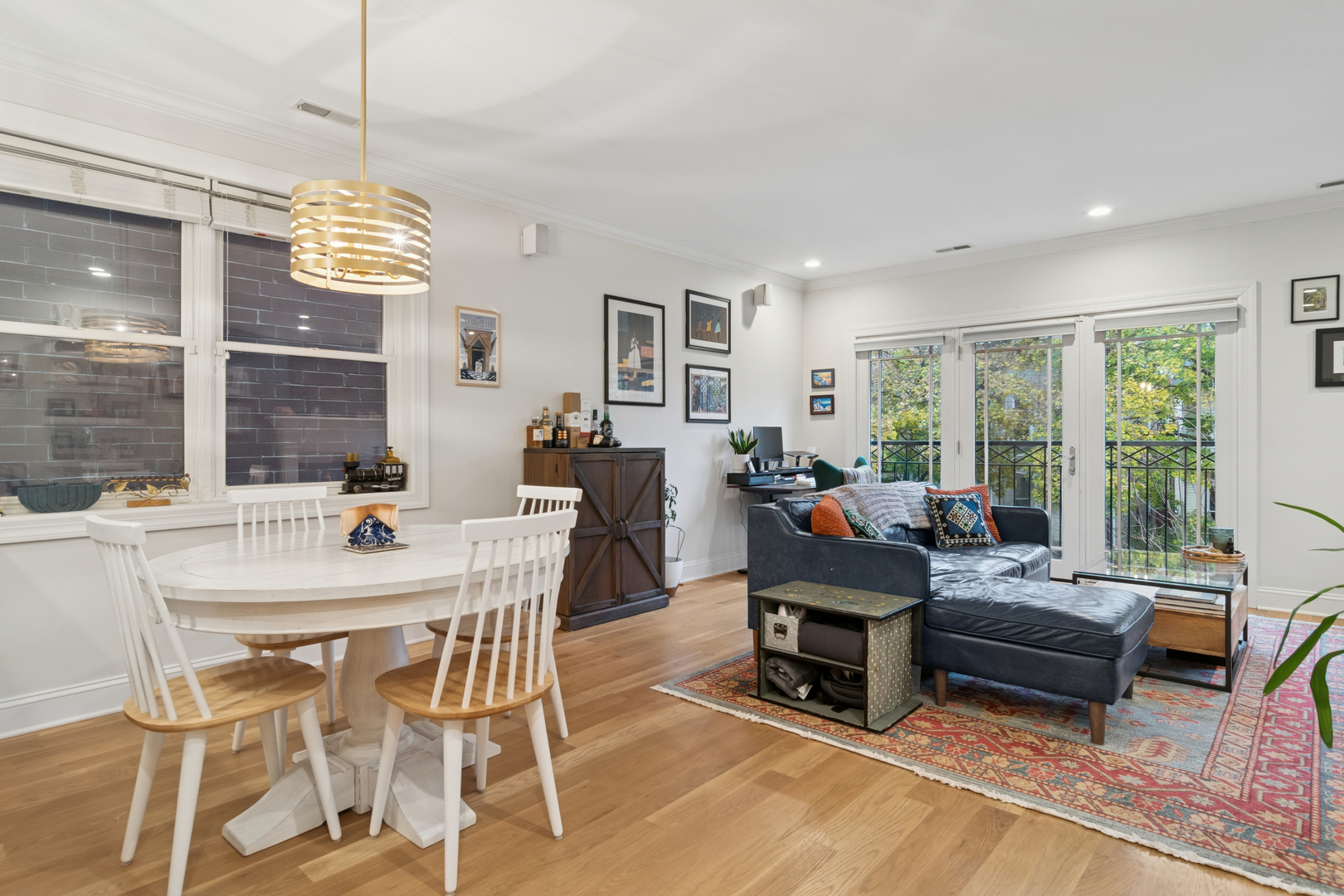 3537 N Wilton Avenue Unit: 2