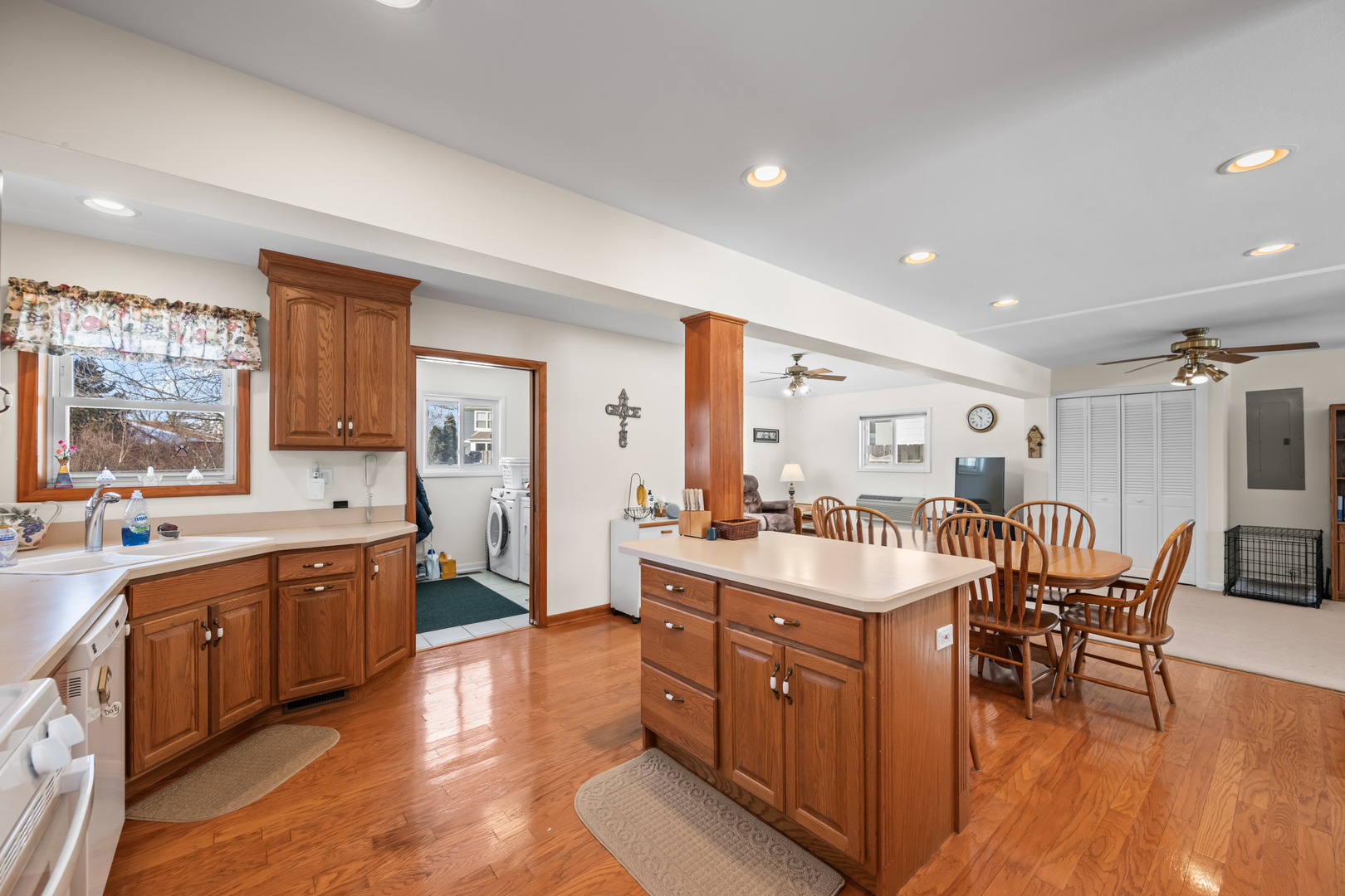 1610 N Chestnut Avenue