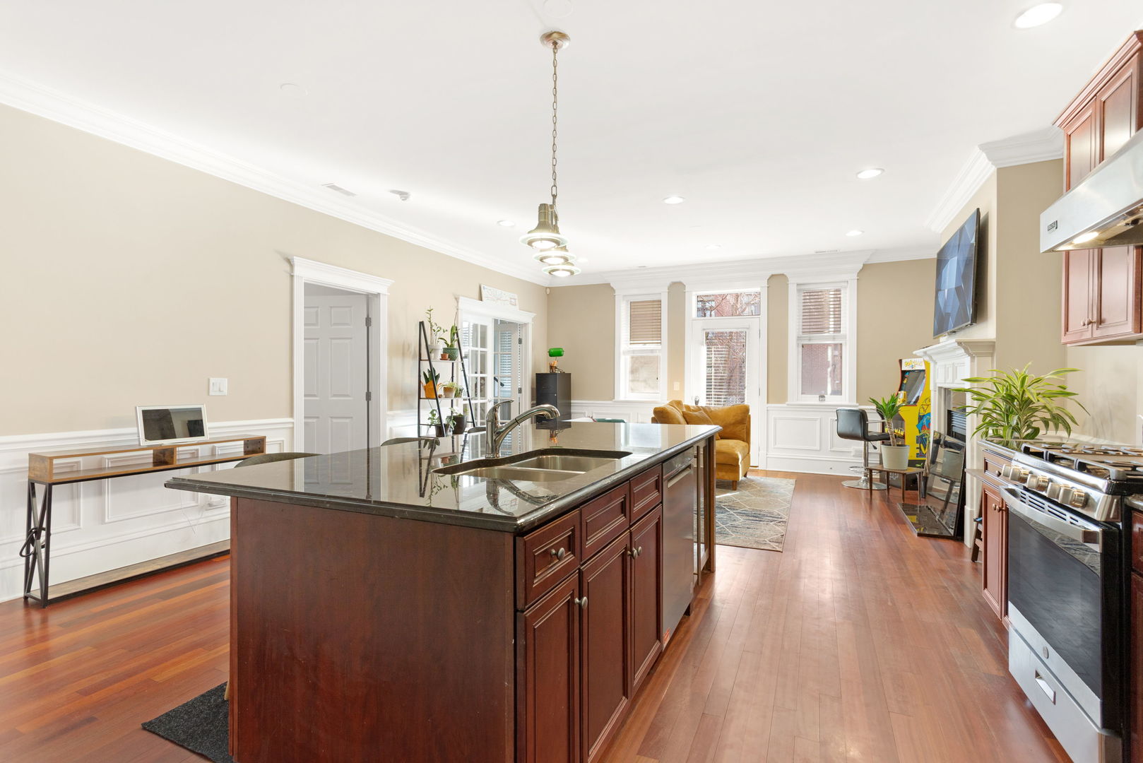 2222 W Belmont Avenue Unit: 203